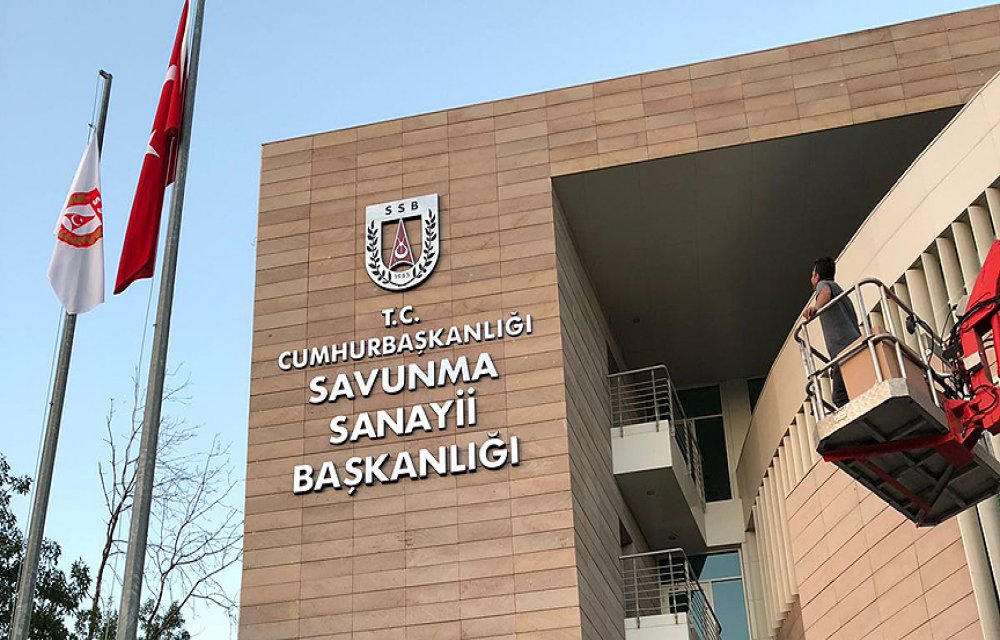 Türk savunma sanayisi yeniden yurt dışında vitrine çıkıyor