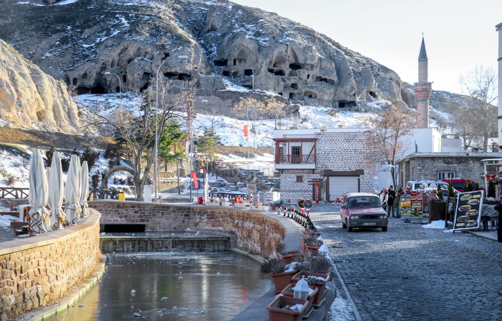 Konya'nın tarihi Sille Mahallesi her mevsim turistlerin uğrak yeri