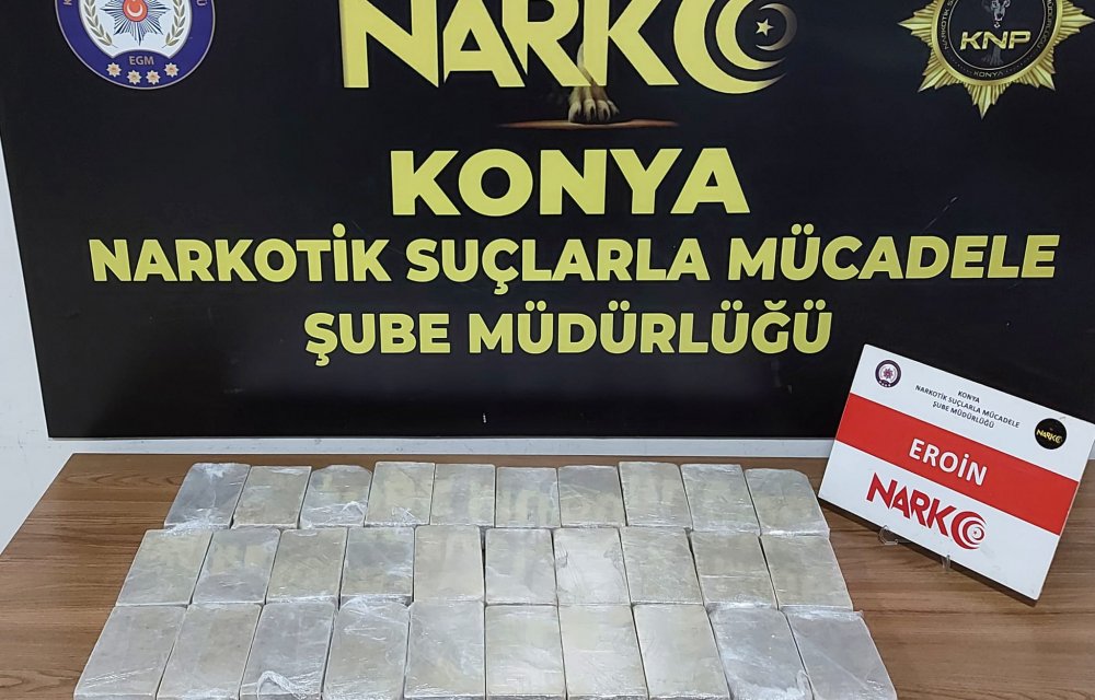 Konya'da 15 kilogram uyuşturucuyla yakalanan 2 zanlı tutuklandı