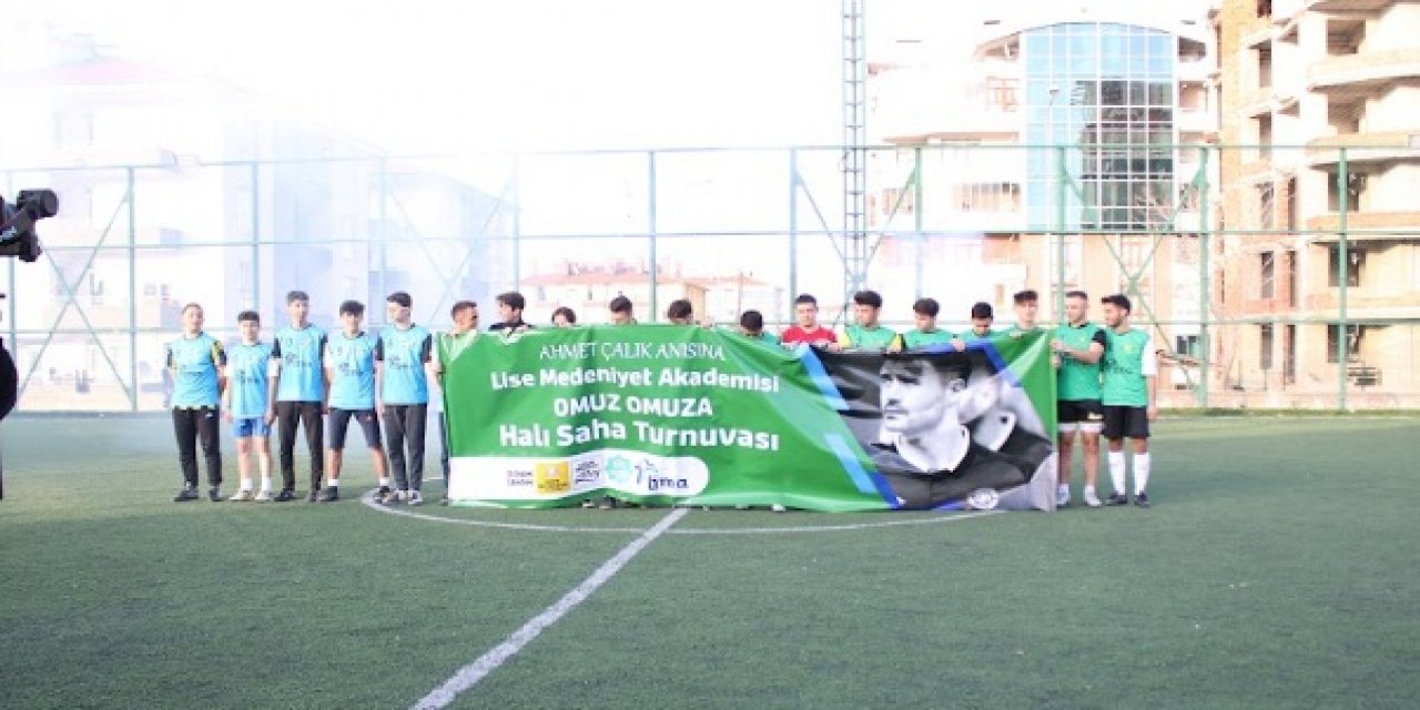 Lise Medeniyet Akademisi’nde  Ahmet Çalık anısına turnuva