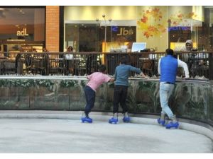 Toplum Destekli Polisler Çocuklarla Sinemaya Gitti, Buz Pateni Yaptı