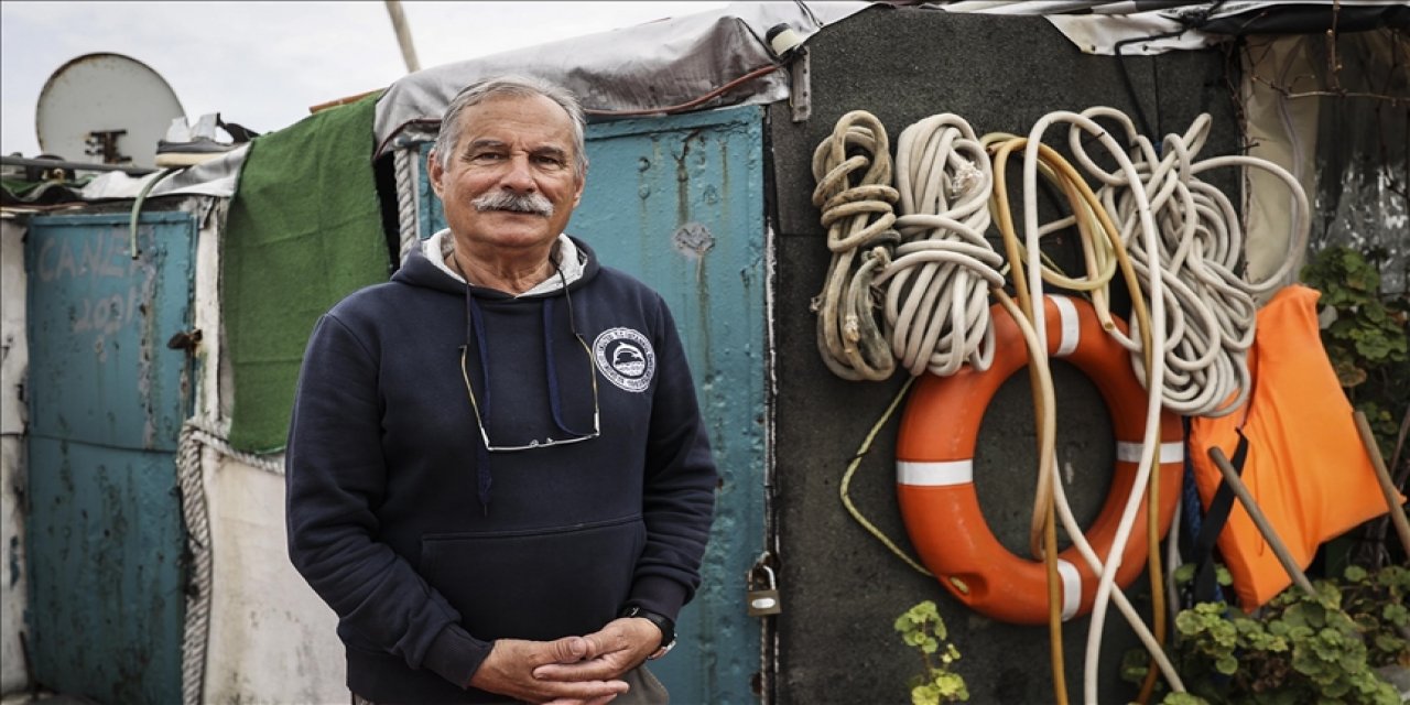 Hayatının geçtiği Marmara Denizi'ni hayalet ağlardan temizliyor