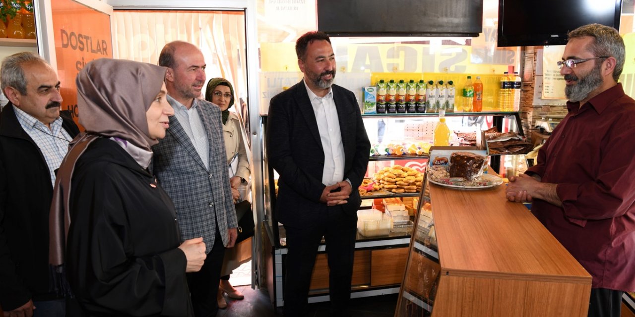 AK Parti Genel Başkan Yardımcısı Usta ve Selçuklu Belediye Başkanı Pekyatırmacı'dan esnaf ziyareti