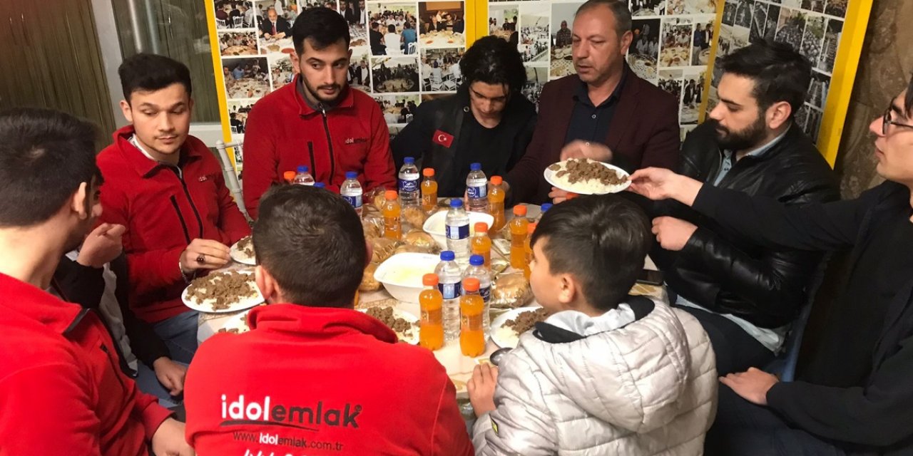 İdol Emlak iftar yemeği ikram etti