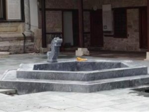Mevlana Müzesi'nde havuz skandalı