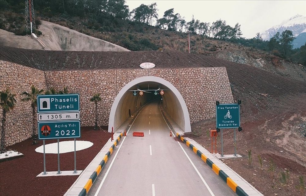 Antalya'nın ulaşımını rahatlatacak Phaselis Tüneli bugün açılacak