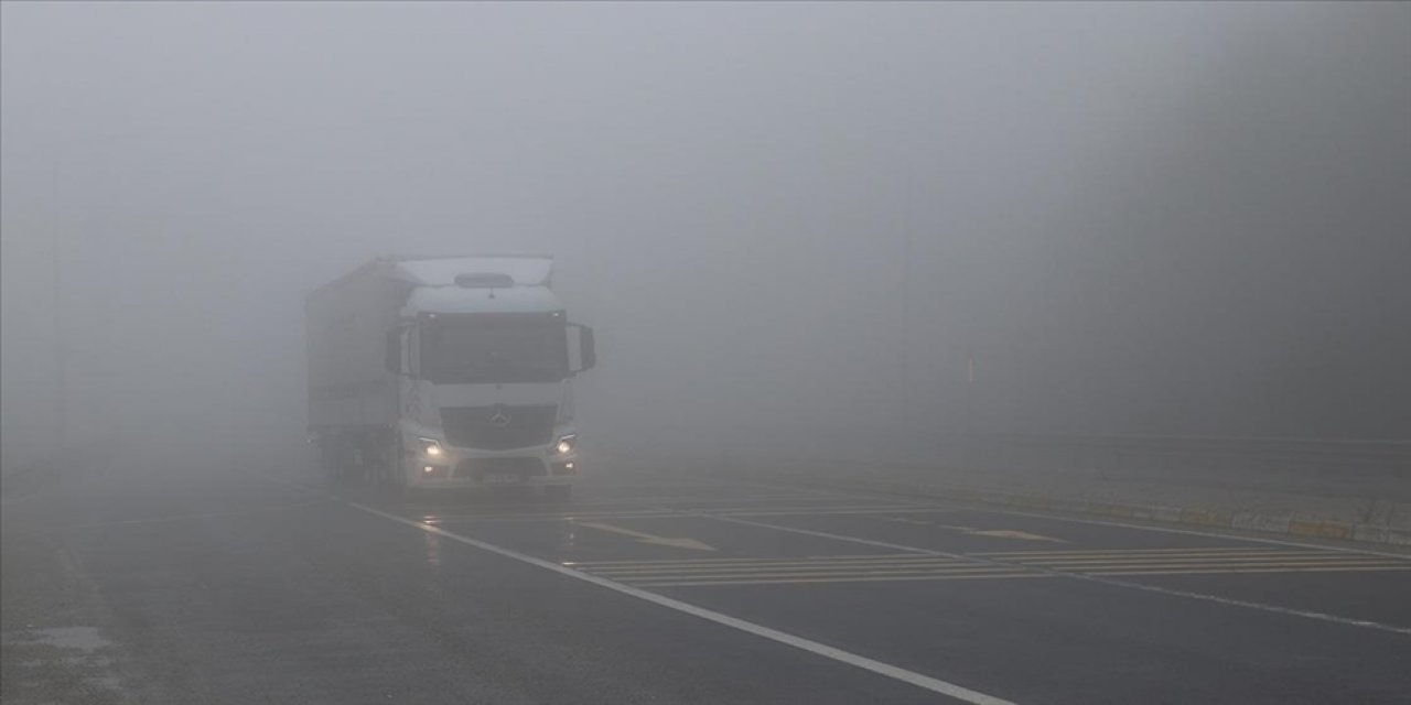 Bolu Dağı'nda yoğun sis ulaşımı olumsuz etkiliyor