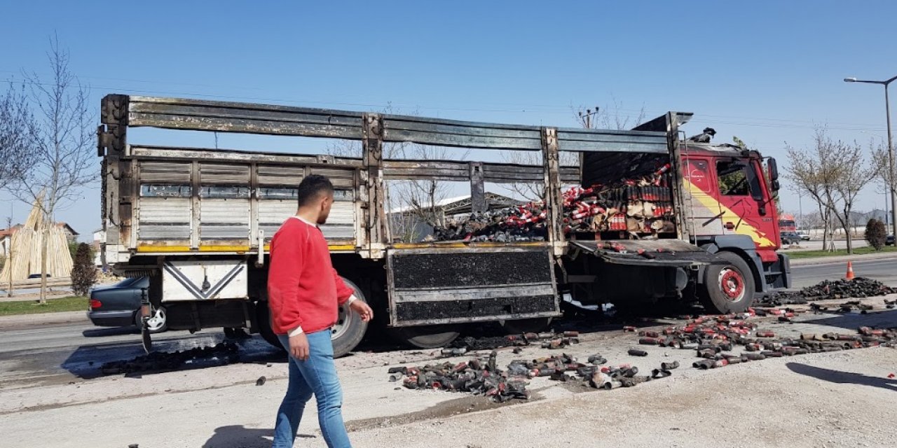 Konya’da seyir halindeki kamyonda yangın çıktı