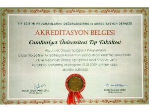 Cumhuriyet Üniversitesi Akreditasyon Belgesini Aldı
