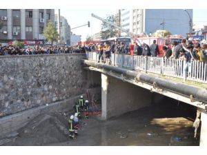 Köprü Altındaki Genç, Sele Kapılarak Ölmüş