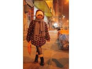 Kars Eksi 12 Dereceyi Gördü, Otomobiller Battaniyelerle Örtüldü