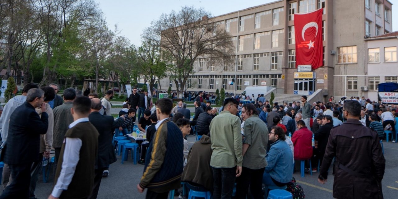 Ramazan ayında yardımlara devam edildi