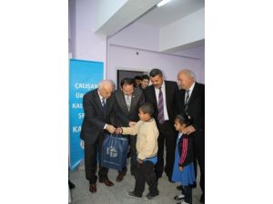 Kto’dan Öğrencilere Ayakkabı Ve Mont Dağıtımı