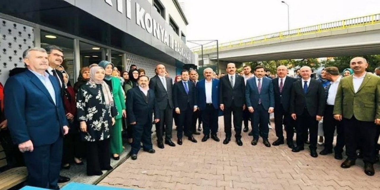 AK Parti Konya teşkilatı bayramlaşma  programında bir araya geldi