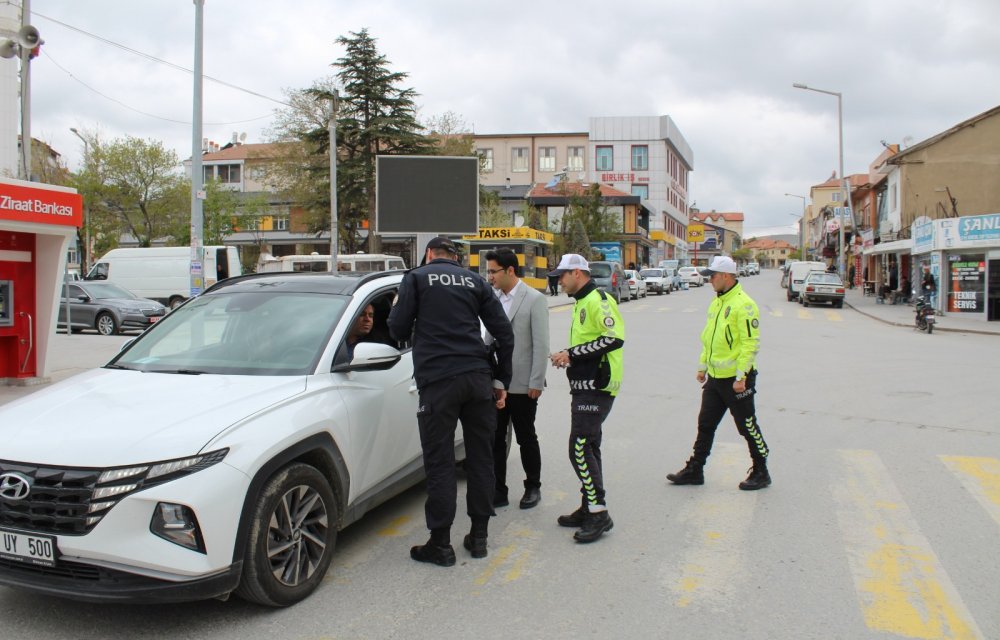 Yunak'ta yayalar için 5 adımda güvenli trafik projesi tanıtıldı