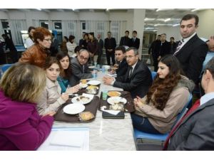 Denizli Valisi Demir, Kredi Yurtlar Kurumu’nu Ziyaret Etti