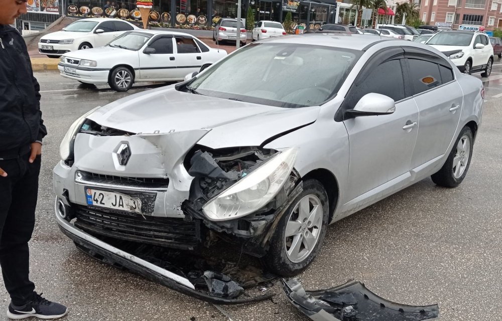 Konya'daki trafik kazası 6 kişi yaralandı