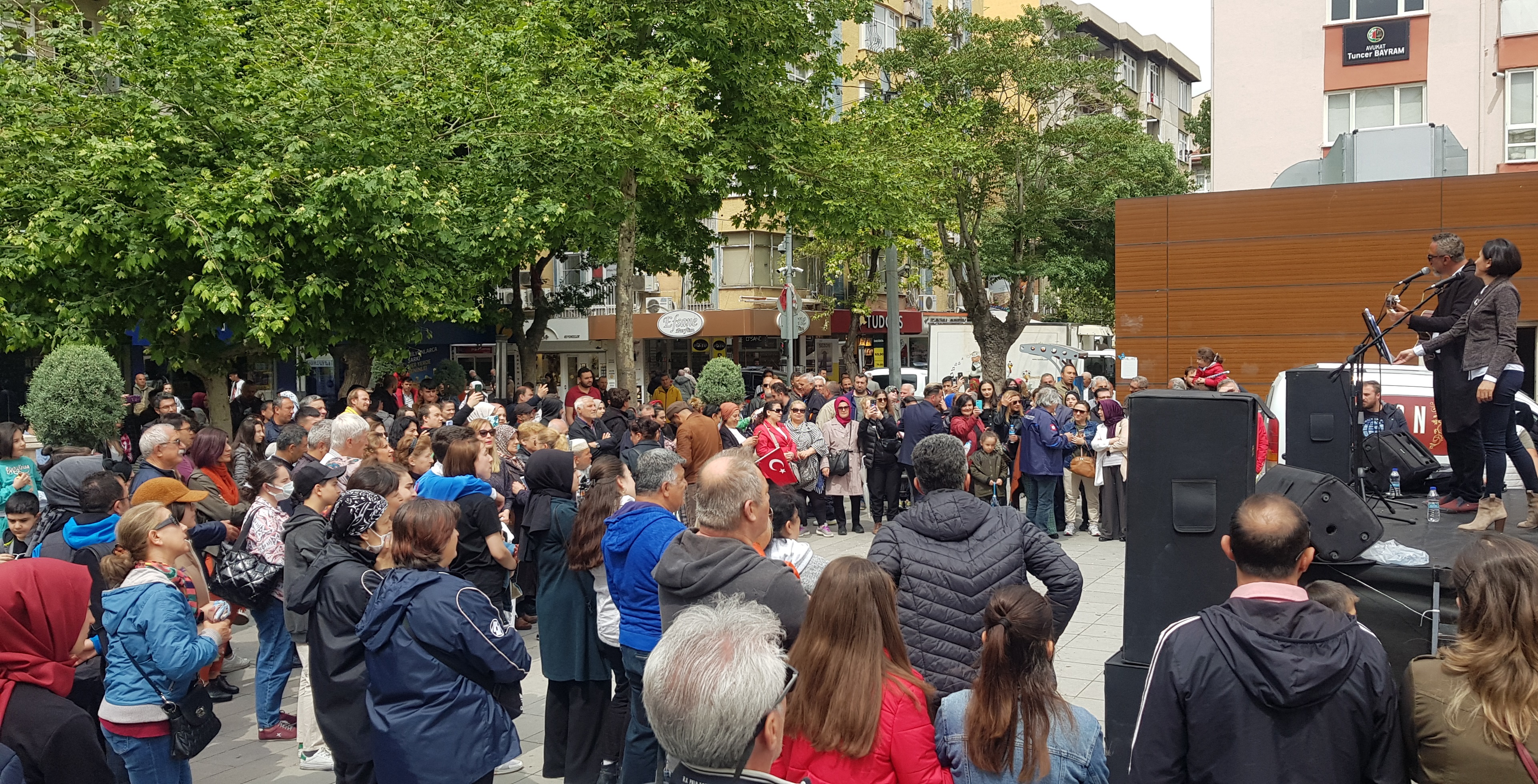 Eğitim-İş’in gençlik konserine yoğun ilgi