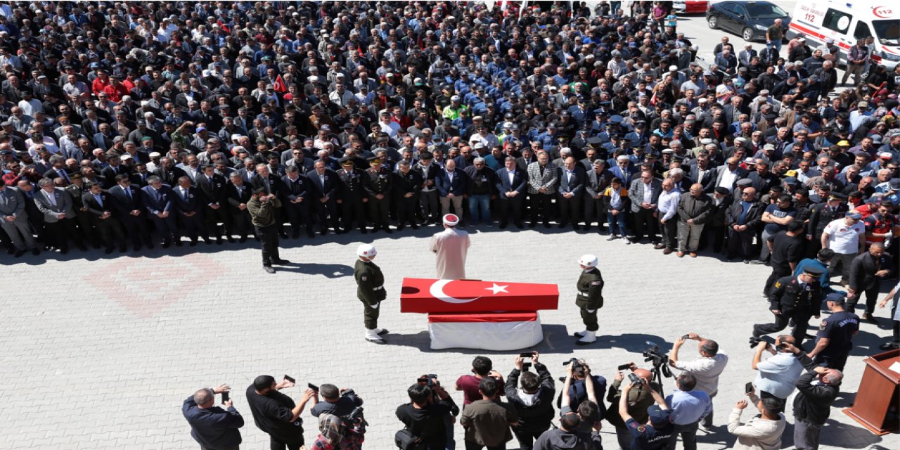 Şehit İstihkam Uzman Çavuş Erbaşı memleketi Aksaray'da son yolculuğuna uğurlandı