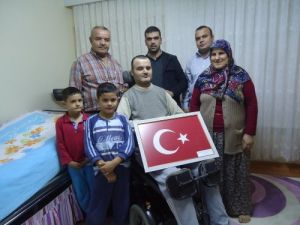 Terör Gazilerini Ziyaret Etti