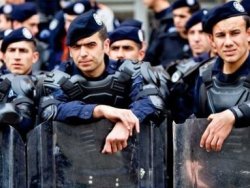 Polislere iki maaş ödülü geliyor