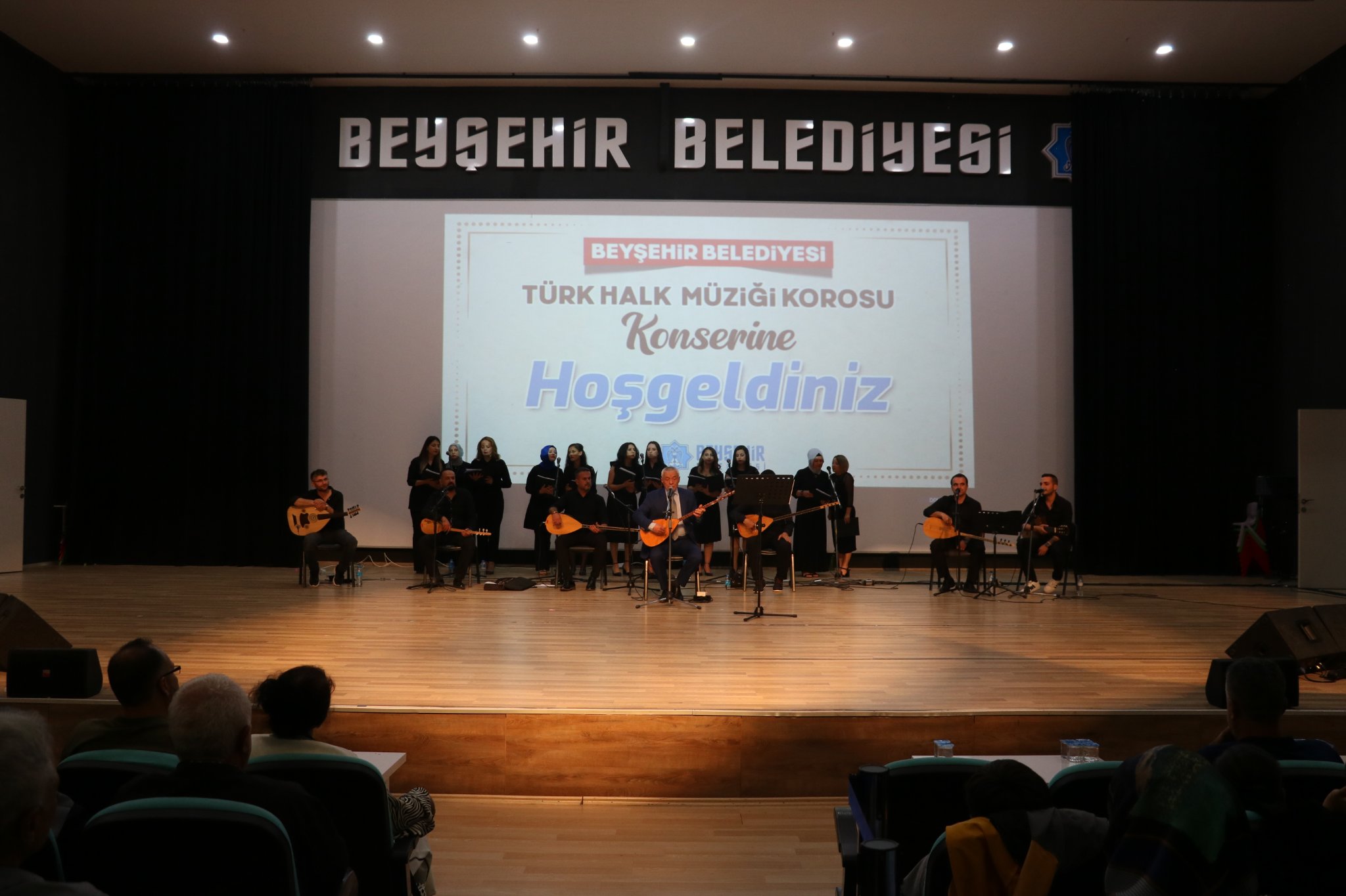 Beyşehir'de türkü ziyafeti sunuldu