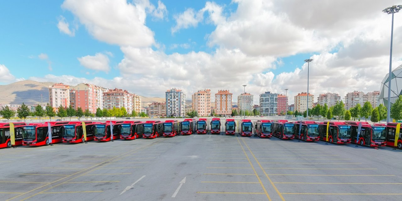 Yeni otobüsler Konya'da tanıtıldı