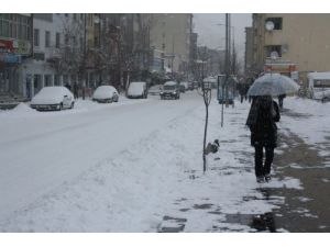 Kars'ta 134 Köy Yolu Ulaşıma Kapandı