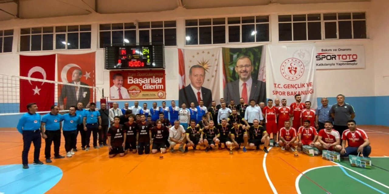 Seyidşehir’de voleybolun  şampiyonu belli oldu  