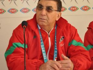 Karşıyaka Teknik Direktörü Göksu: Biz 4-1 Yenilmedik, Hakeme Yenildik