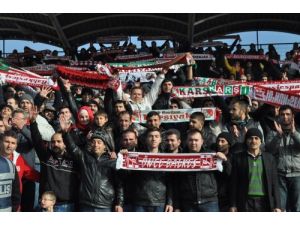 Karşıyaka Taraftarı Maçı Balıkesir Taraftarları İle Birlikte İzledi