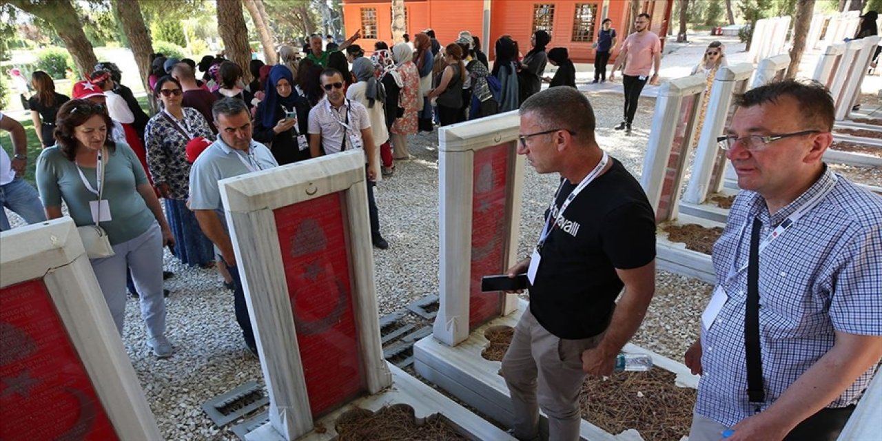 Balkanlar'dan gelen şehit ve gazi torunları Gelibolu'yu gururla gezdi