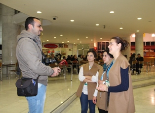 Yabancı dil bilen öğrenciler görevde