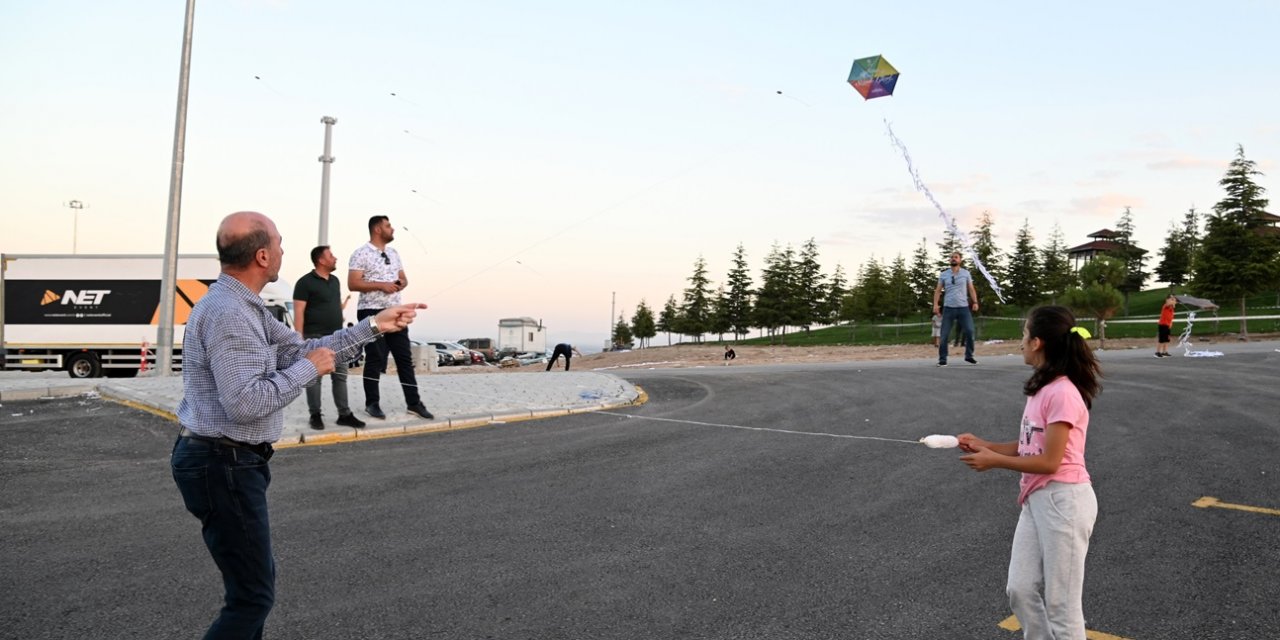 Uçurtmalar Seyir Tepesi’nden Konya’yı selamladı