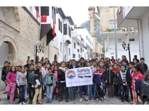 Sevgiye Uzanan Eller Kozan’da