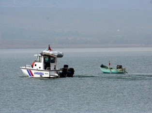 Beyşehir Gölü'nde yasak ağla avlanmaya ceza