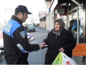 Polis, Soba Zehirlenmesine Karşı Sokak Sokak Gezdi