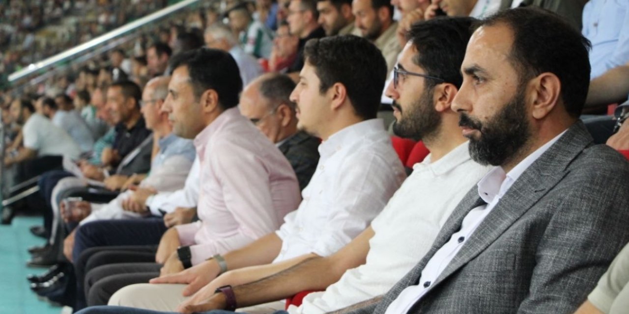 Vekil Karaduman ve başkan Saydam Konyaspor’u yalnız bırakmadı  