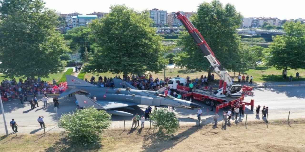 Şehit pilot anısına F4 tipi savaş uçağı