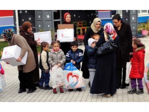 Anaokulu Öğrencilerinden Suriyeli Sığınmacılara Yardım