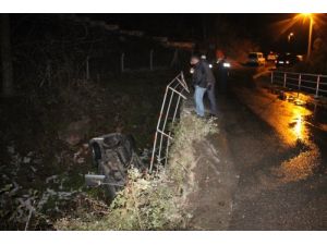 Zonguldak'ta Dereye Uçan Araçtaki 2 Kişi Yaralandı