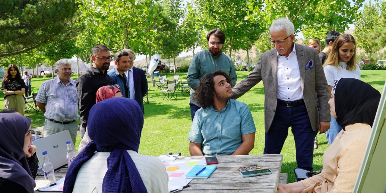 NEÜ’lü öğrenciler festival için hazırlıklara başladı