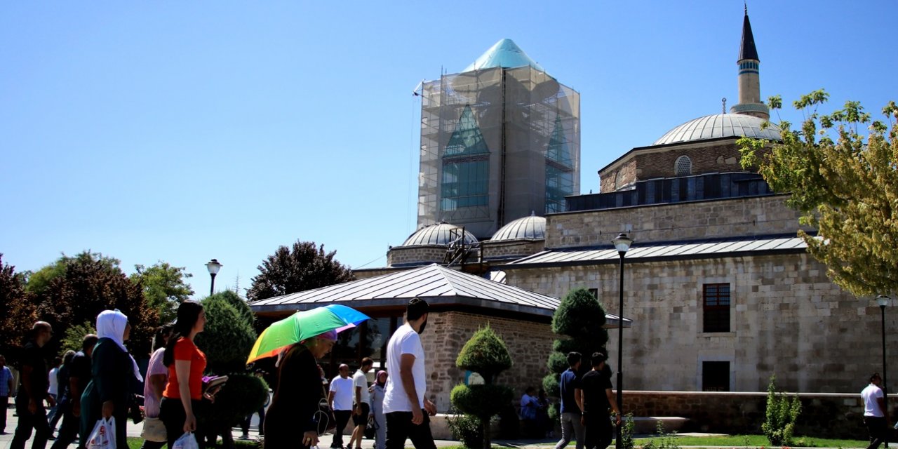 Mevlana Müzesi'nde yoğunluk yaşanıyor