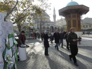 Yunusemre Gençlik Merkezi’nden Filipinler'e Yardım