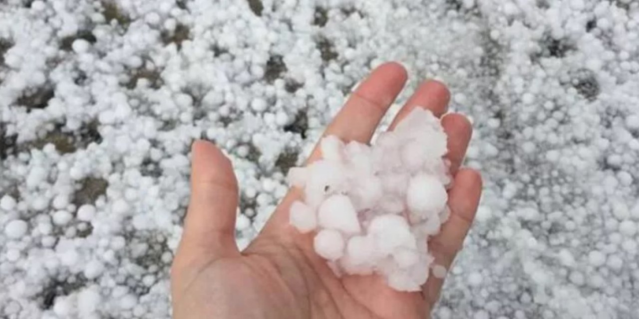 Konya'nın Seydişehir ilçesinde sağanak ve dolu etkisini gösterdi