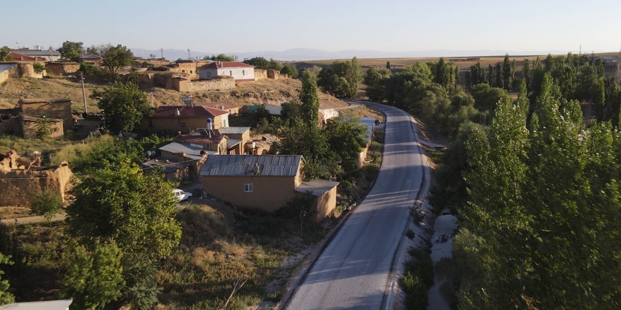 Konya'nın mahalle yollarına yatırım sürüyor