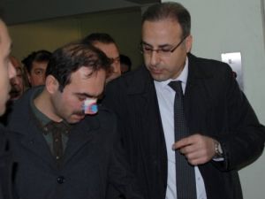 Adli Vakanın Öne Geçmesine Sinirlenen Hasta Yakını Doktoru Darp Etti