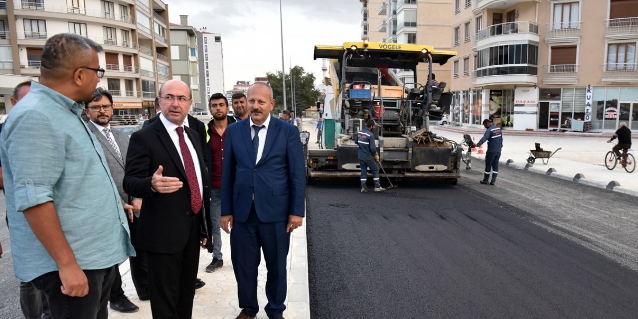 Saray Caddesi’nde sıcak asfalt çalışmasında 2. etap tamamlandı