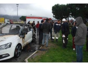 Babasına Ait Otomobili Benzin Dökerek Yaktı