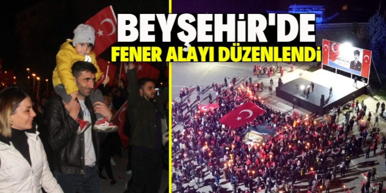 Konya’nın Beyşehir ilçesinde Cumhuriyet Bayramı dolayısıyla fener alayı düzenlendi